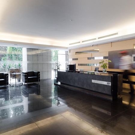 Pj8 Service Suites By Airhost 페탈링자야 외부 사진